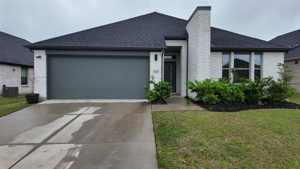 542 Chase Creek Drive, Lavon, TX 75166
