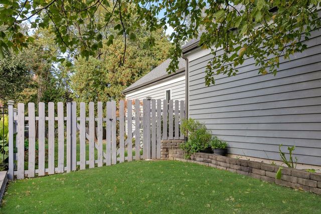 370 Smythe DRIVE, Williams Bay, WI 53191