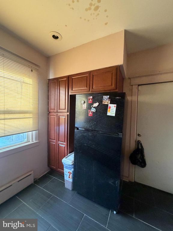 Image 3 of property listing at 2518 S BERBRO ST, Philadelphia, PA 19153