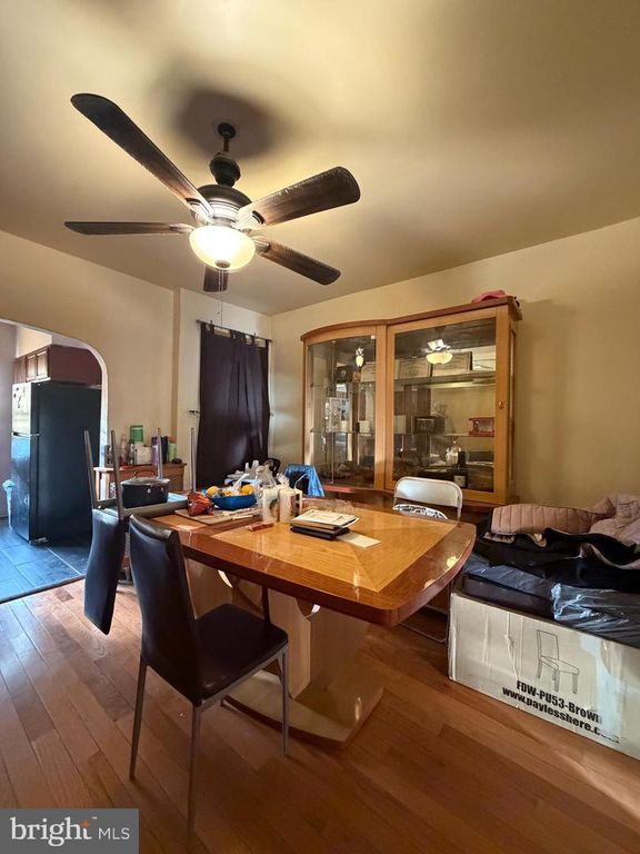 Image 4 of property listing at 2518 S BERBRO ST, Philadelphia, PA 19153