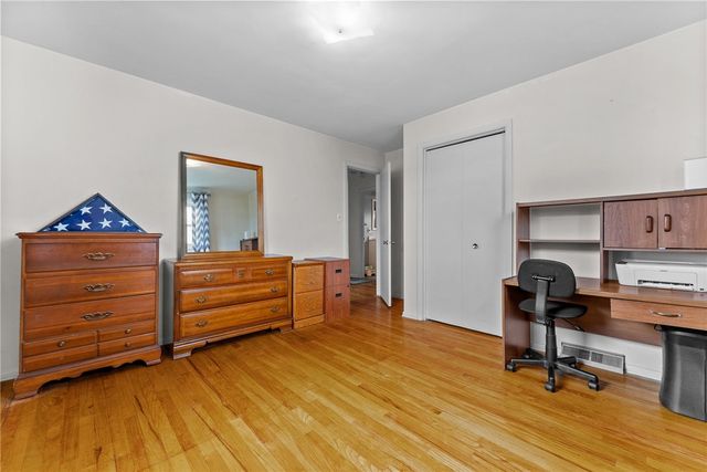 7672 Steubenville Pike, North Fayette, PA 15071