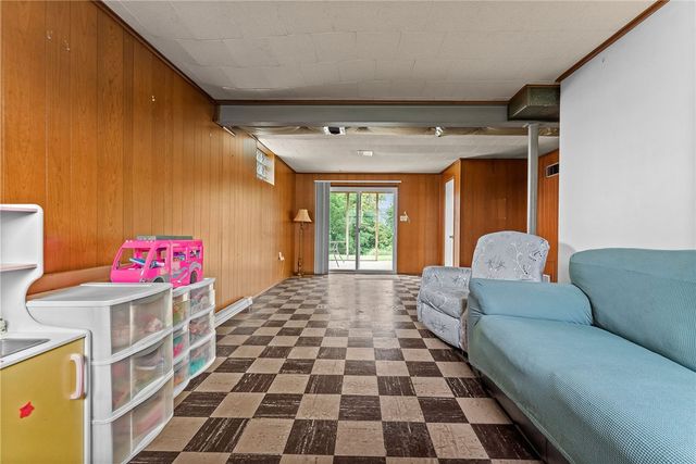 7672 Steubenville Pike, North Fayette, PA 15071