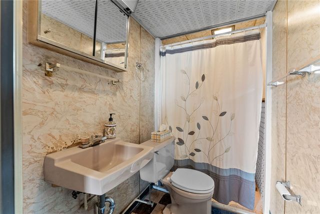 7672 Steubenville Pike, North Fayette, PA 15071