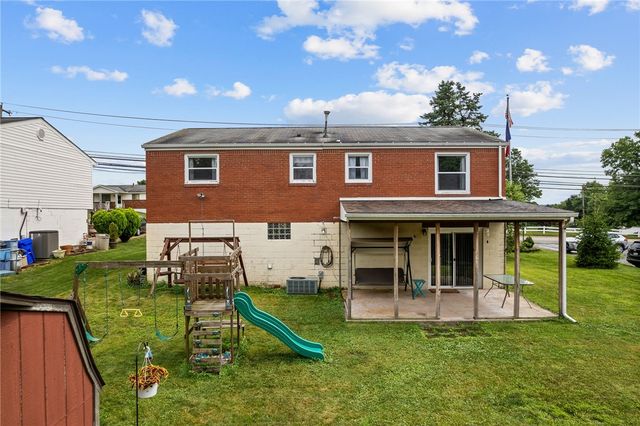 7672 Steubenville Pike, North Fayette, PA 15071
