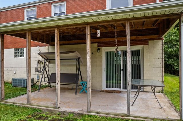 7672 Steubenville Pike, North Fayette, PA 15071