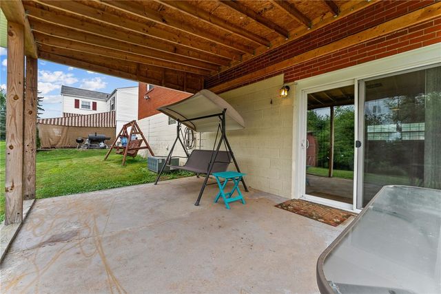 7672 Steubenville Pike, North Fayette, PA 15071