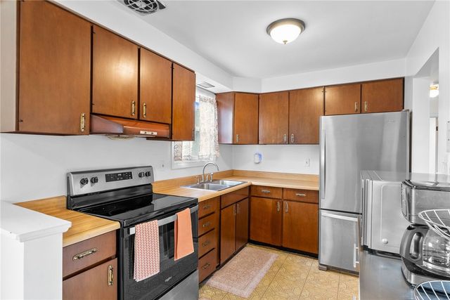 7672 Steubenville Pike, North Fayette, PA 15071