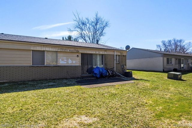 26596 Franklin Pointe Drive, Southfield, MI 48034