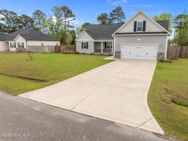 111 Anderson Avenue, Holly Ridge, NC 28445