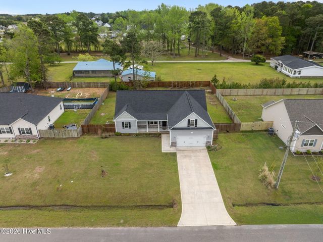 111 Anderson Avenue, Holly Ridge, NC 28445