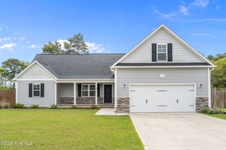 111 Anderson Avenue, Holly Ridge, NC 28445