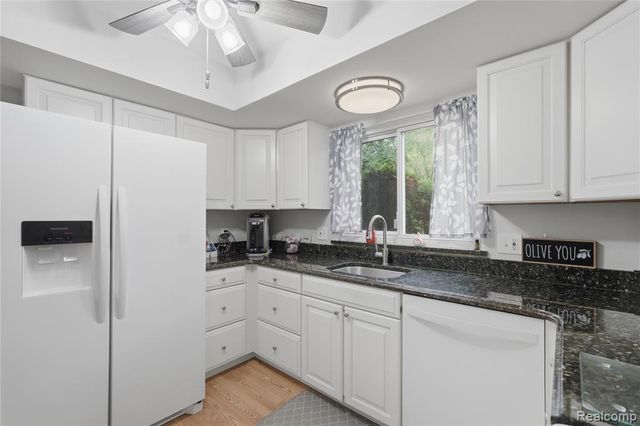 16840 Edloytom Way, Clinton Township, MI 48038