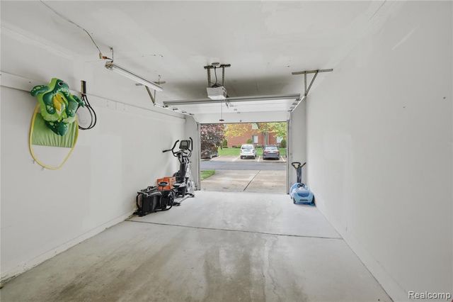 16840 Edloytom Way, Clinton Township, MI 48038
