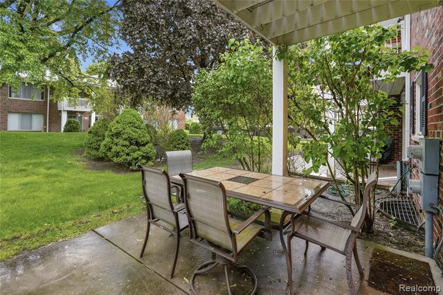 16840 Edloytom Way, Clinton Township, MI 48038