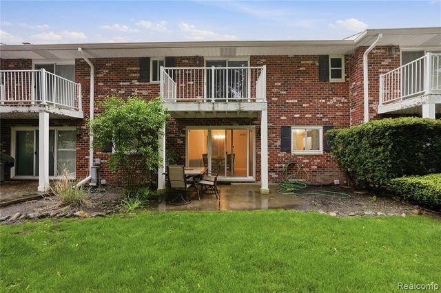 16840 Edloytom Way, Clinton Township, MI 48038