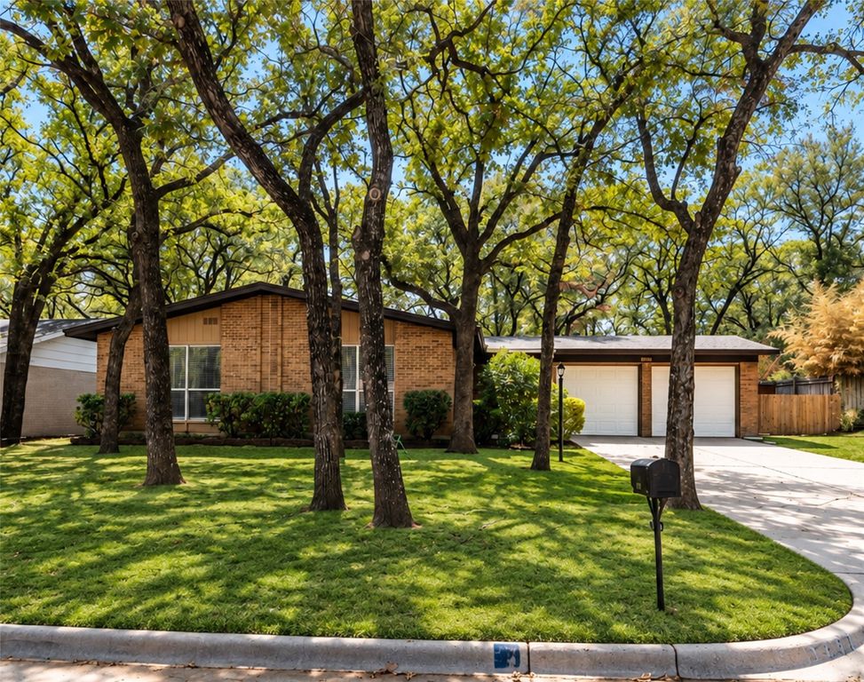 1237 King Drive, Bedford, TX 76022 — photo 2