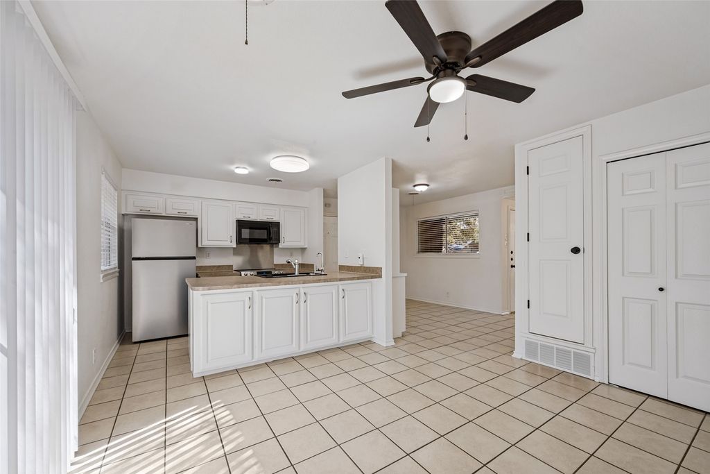 1237 King Drive, Bedford, TX 76022 — photo 3
