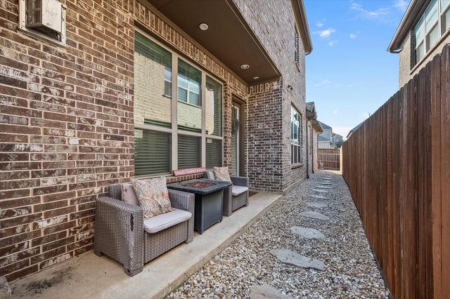 5125 Wakefield Drive, Irving, TX 75038