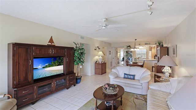 1109 EDGEWATER CIRCLE 1109, Bradenton, FL 34209