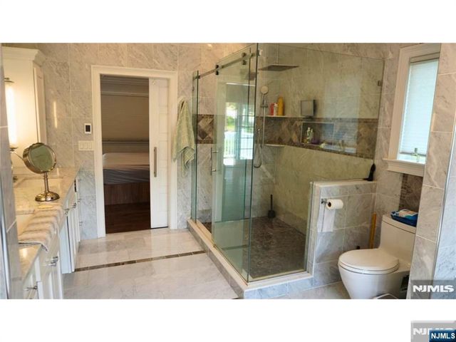 133 Reldyes Avenue, Leonia, NJ 07605