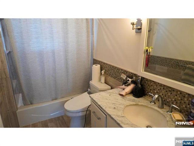 133 Reldyes Avenue, Leonia, NJ 07605