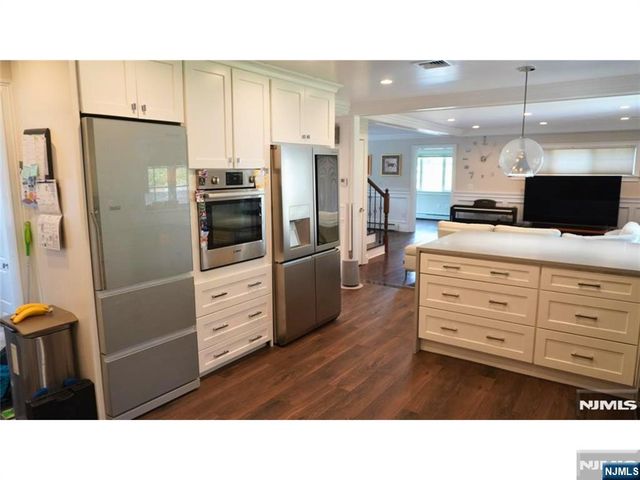 133 Reldyes Avenue, Leonia, NJ 07605