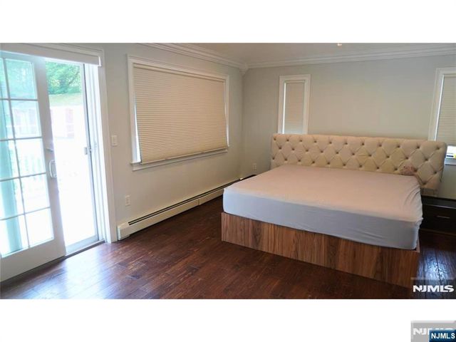 133 Reldyes Avenue, Leonia, NJ 07605