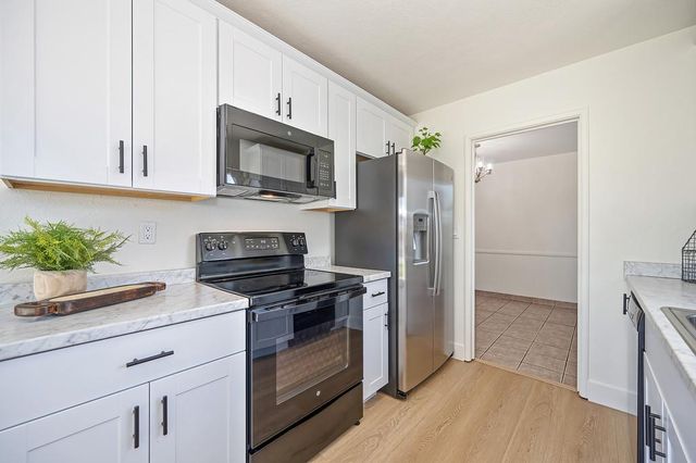 804 Kegle Dr, West Sacramento, CA 95605