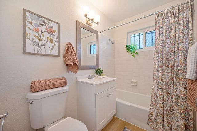 804 Kegle Dr, West Sacramento, CA 95605