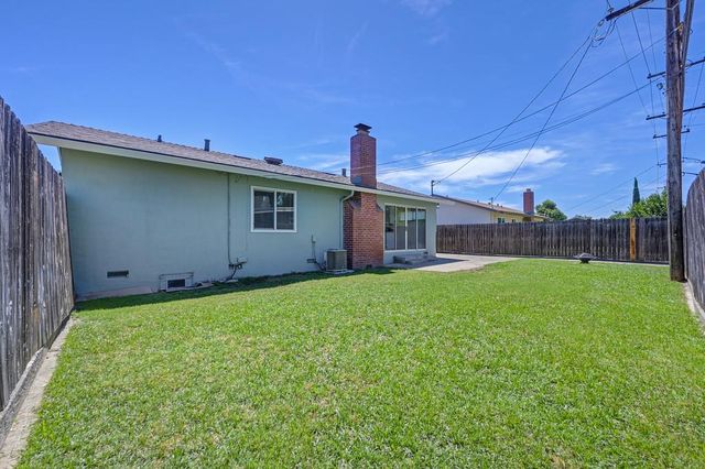 804 Kegle Dr, West Sacramento, CA 95605