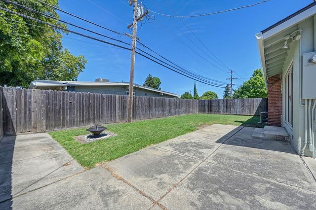 804 Kegle Dr, West Sacramento, CA 95605