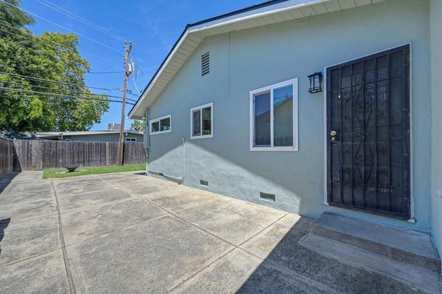 804 Kegle Dr, West Sacramento, CA 95605