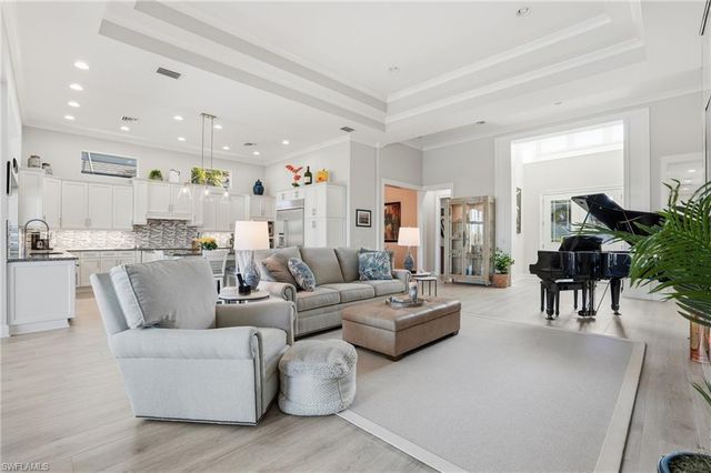 6061 Lucaya WAY, Naples, FL 34113