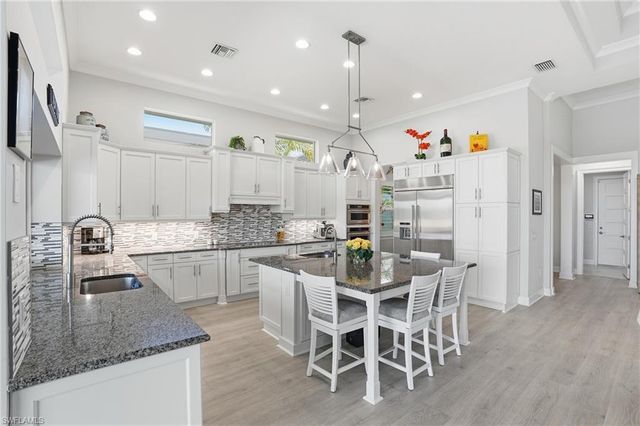 6061 Lucaya WAY, Naples, FL 34113