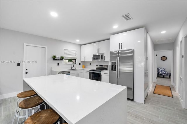 510 E Acre Dr, Plantation, FL 33317