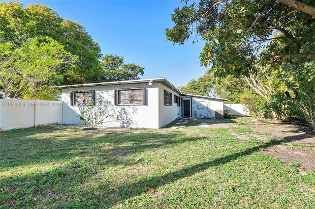 510 E Acre Dr, Plantation, FL 33317