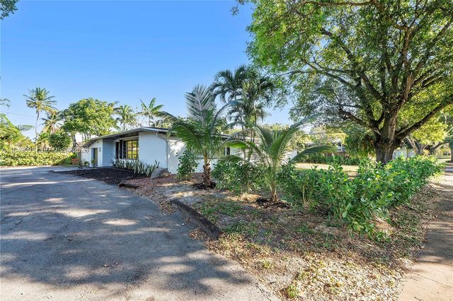 510 E Acre Dr, Plantation, FL 33317