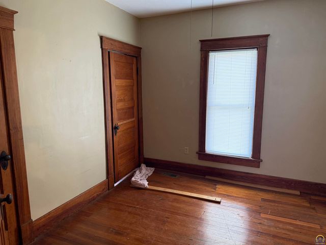 2406 SW Central Park AVE, Topeka, KS 66611