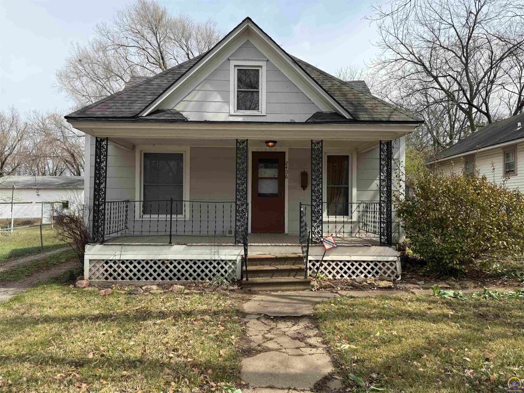 2406 SW Central Park AVE, Topeka, KS 66611