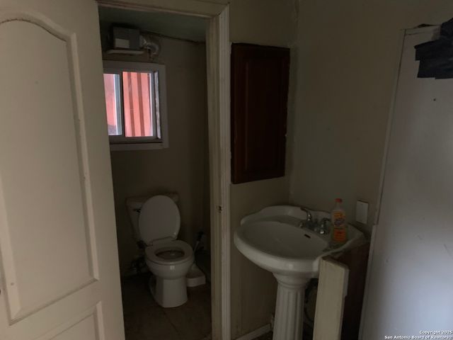 1430 VICKERS AVE, San Antonio, TX 78211