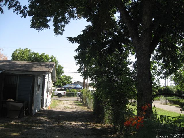 1430 VICKERS AVE, San Antonio, TX 78211