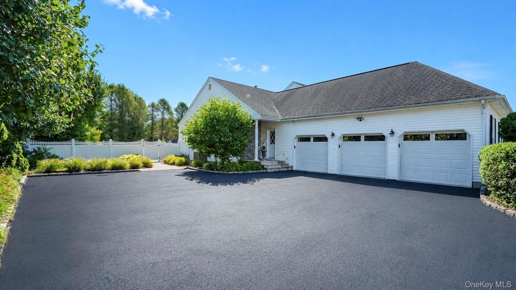 55 Casey Lane, Mount Sinai, NY 11766 — photo 3