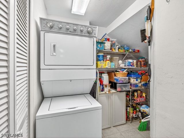 5936 Sand Wedge LN 1601, Naples, FL 34110