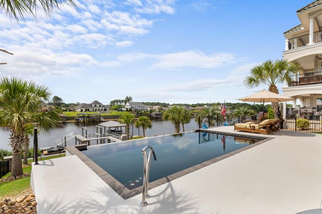 842 Waterton Ave., Myrtle Beach, SC 29579