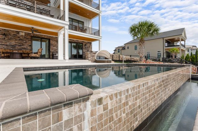 842 Waterton Ave., Myrtle Beach, SC 29579