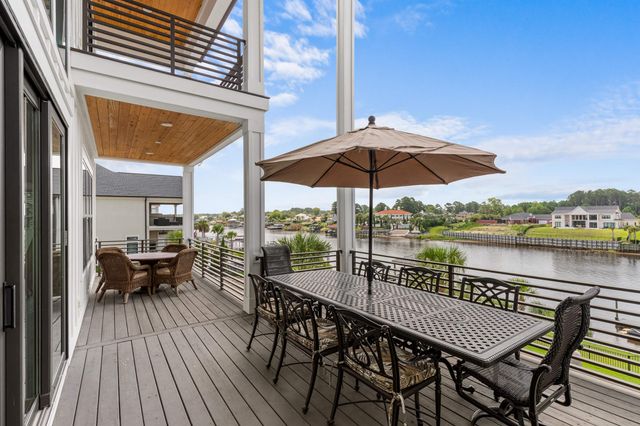 842 Waterton Ave., Myrtle Beach, SC 29579