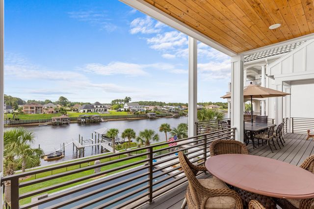 842 Waterton Ave., Myrtle Beach, SC 29579