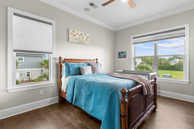 842 Waterton Ave., Myrtle Beach, SC 29579