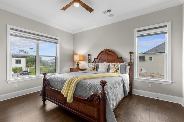 842 Waterton Ave., Myrtle Beach, SC 29579