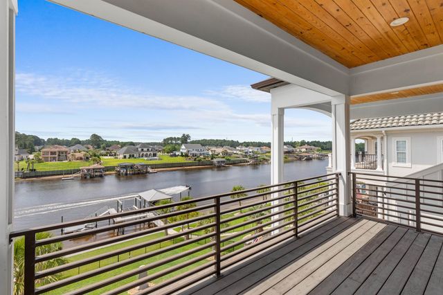 842 Waterton Ave., Myrtle Beach, SC 29579